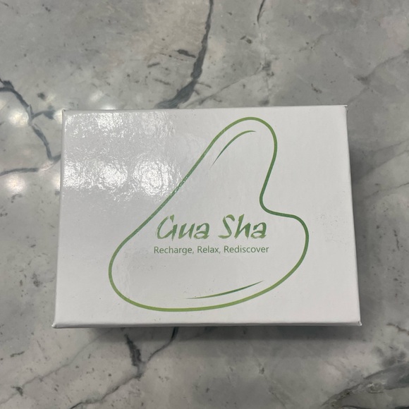 NIB Gua Sha Jade Stone - Picture 2 of 3